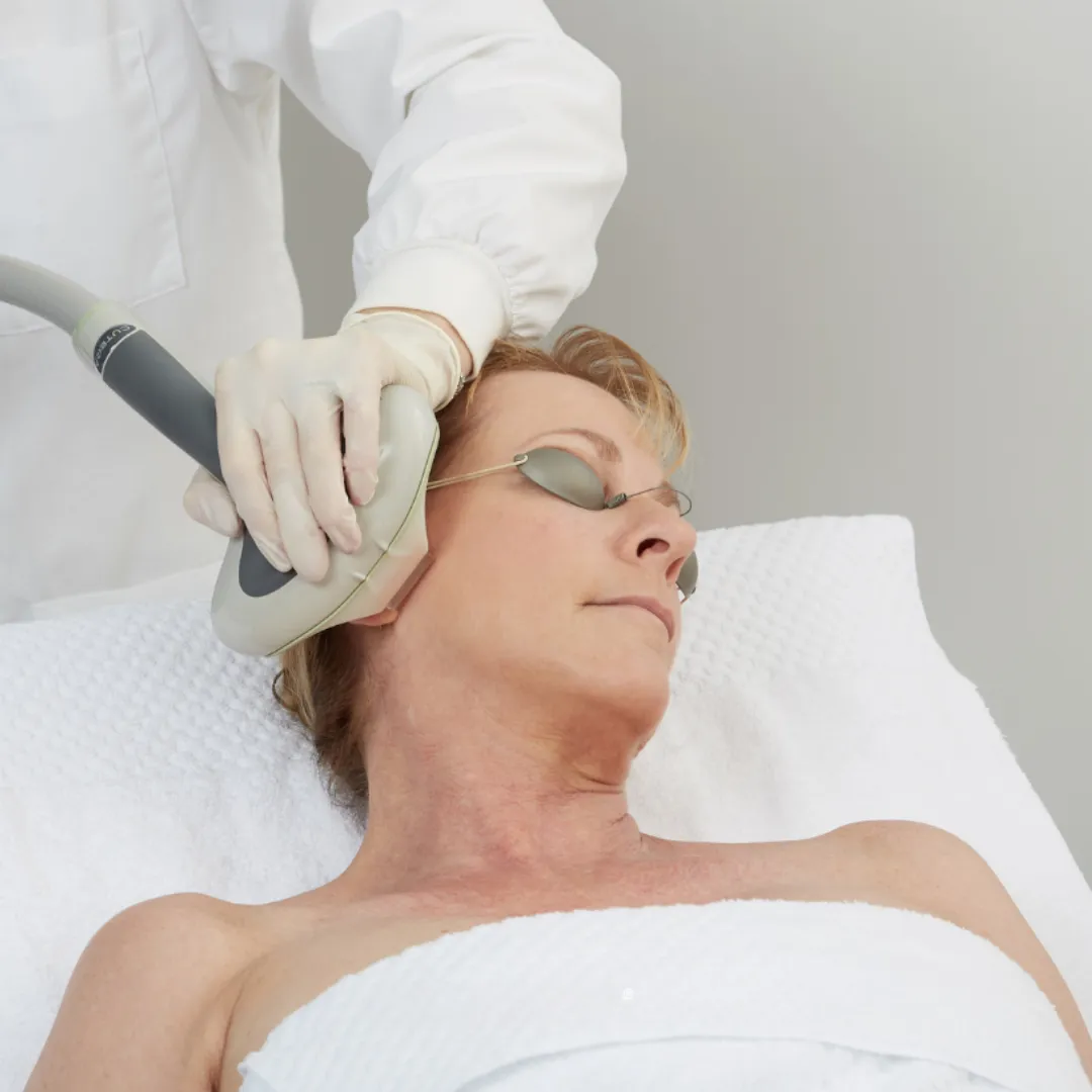 explanation how laser works to rejuvenate skin