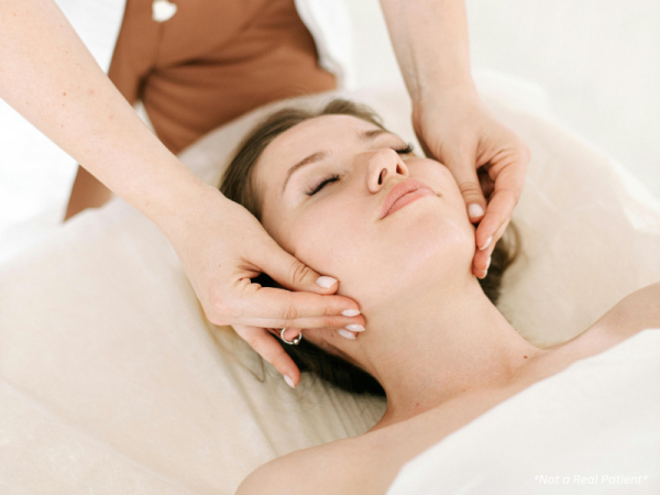 Non-invasive ways to support skin elasticity and skin awareness